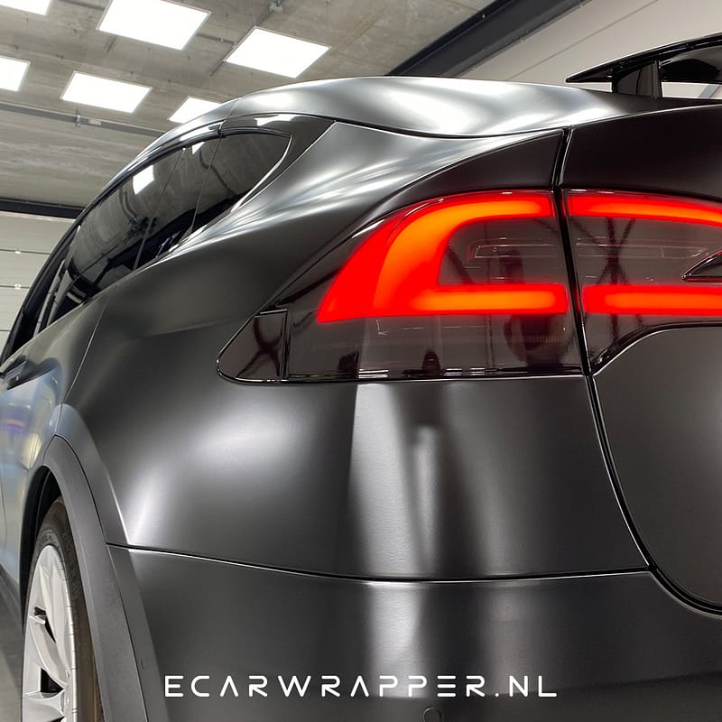 Tesla Model X Satin Black, tinted lights (Ecarwrapper.nl)